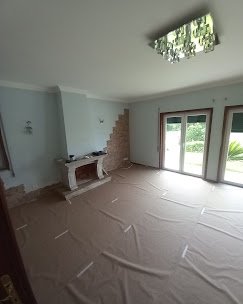 Sala preparada para pintura de interior